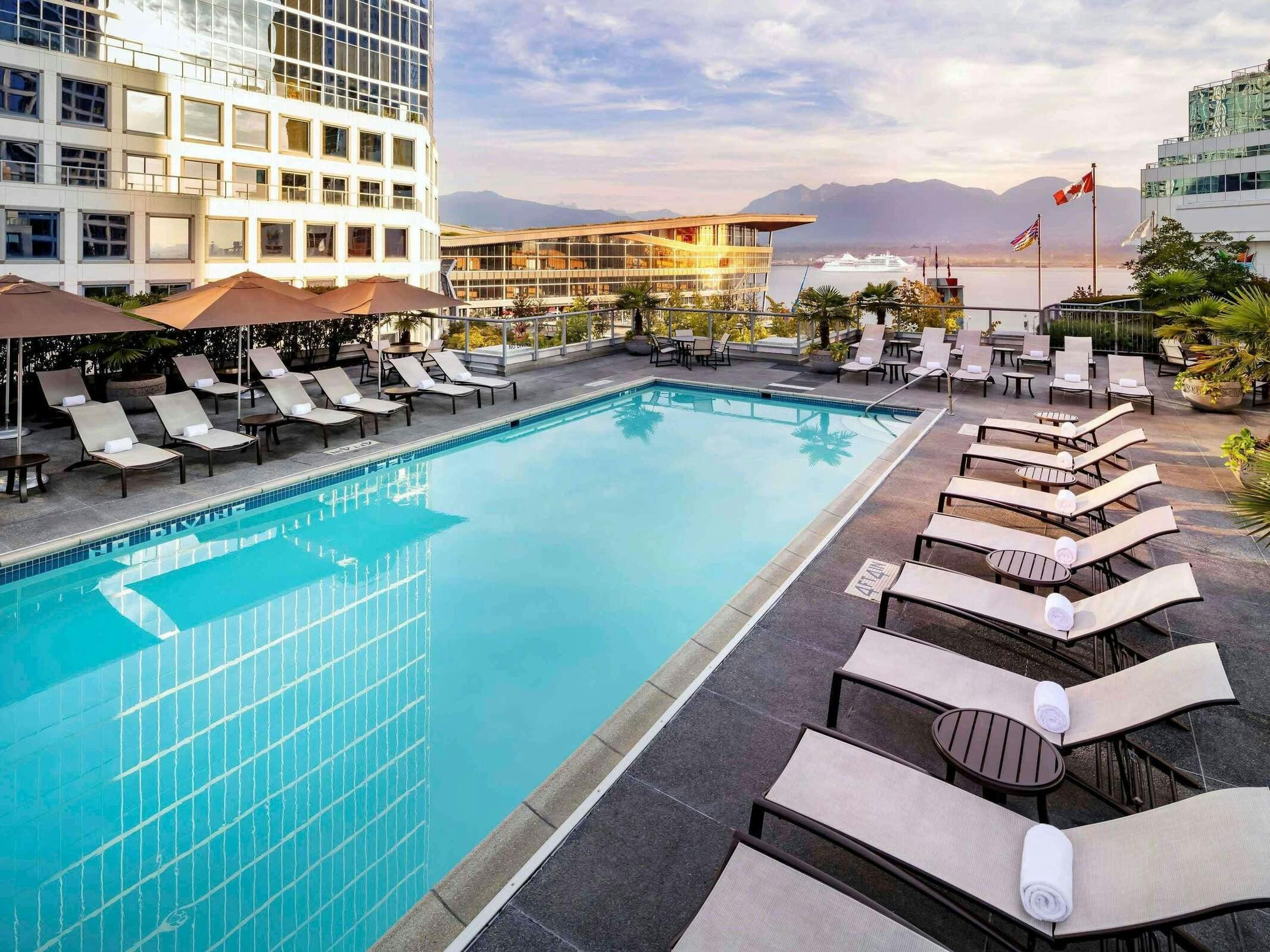 Hotel The Fairmont Waterfront photo 2