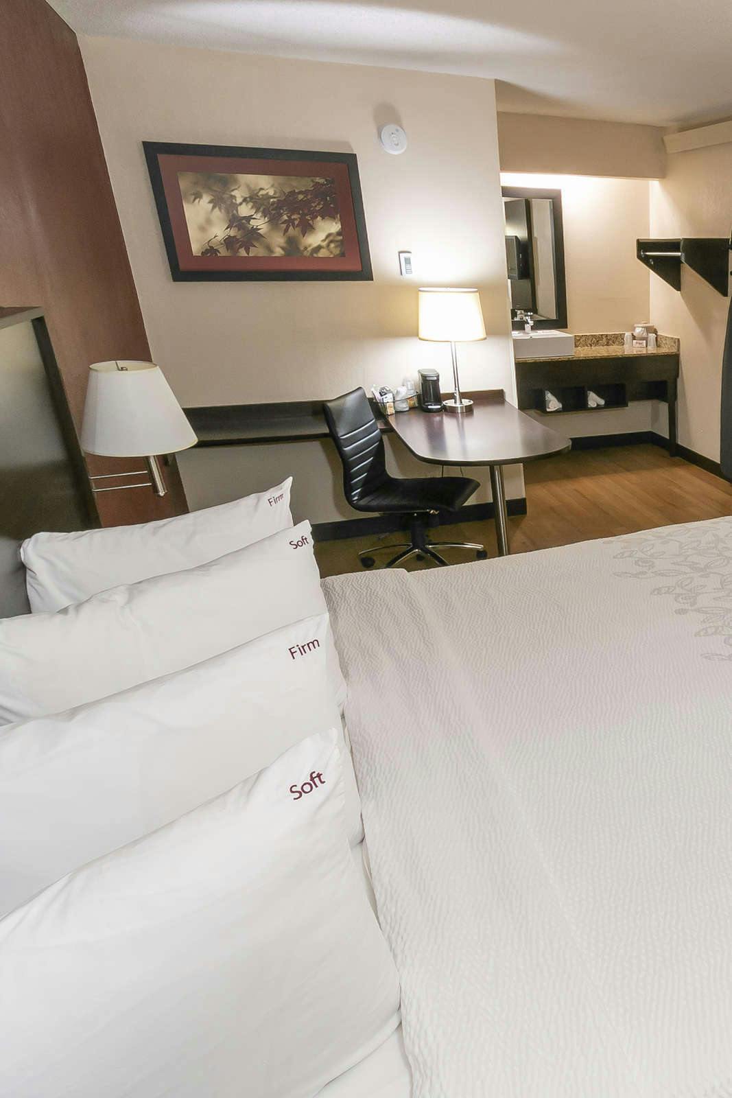 Hotel Red Roof PLUS+ Birmingham East - Irondale/ Airport photo 3