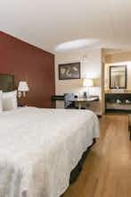 Hotel Red Roof PLUS+ Birmingham East - Irondale/ Airport photo 1