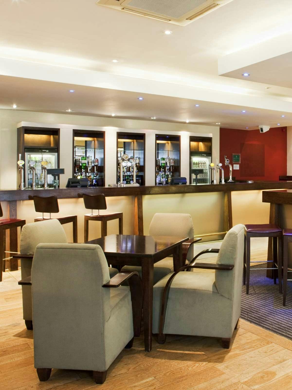 Hotel Holiday Inn Aylesbury photo 5