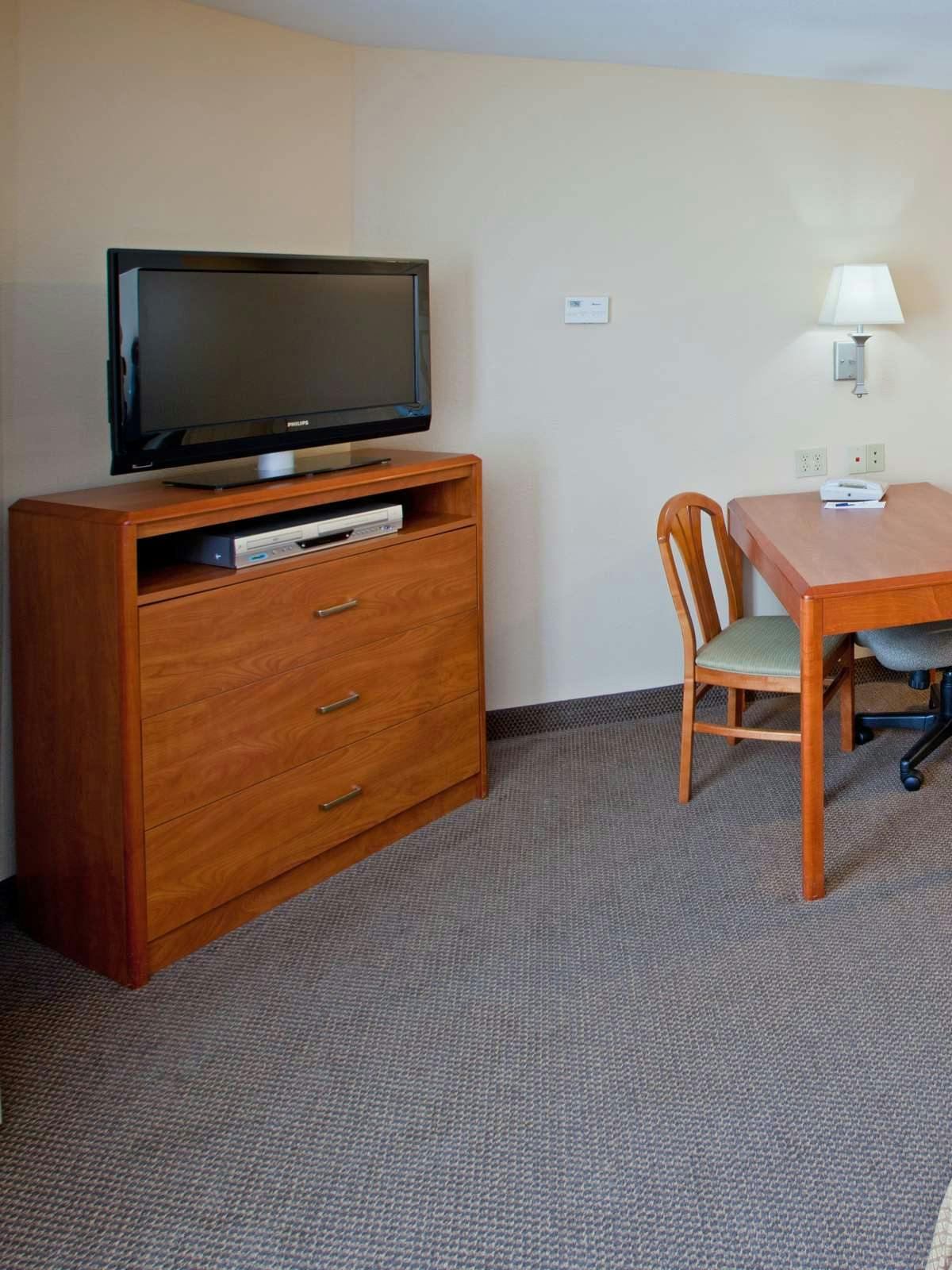 Hotel Candlewood Suites Louisville Airport photo 2