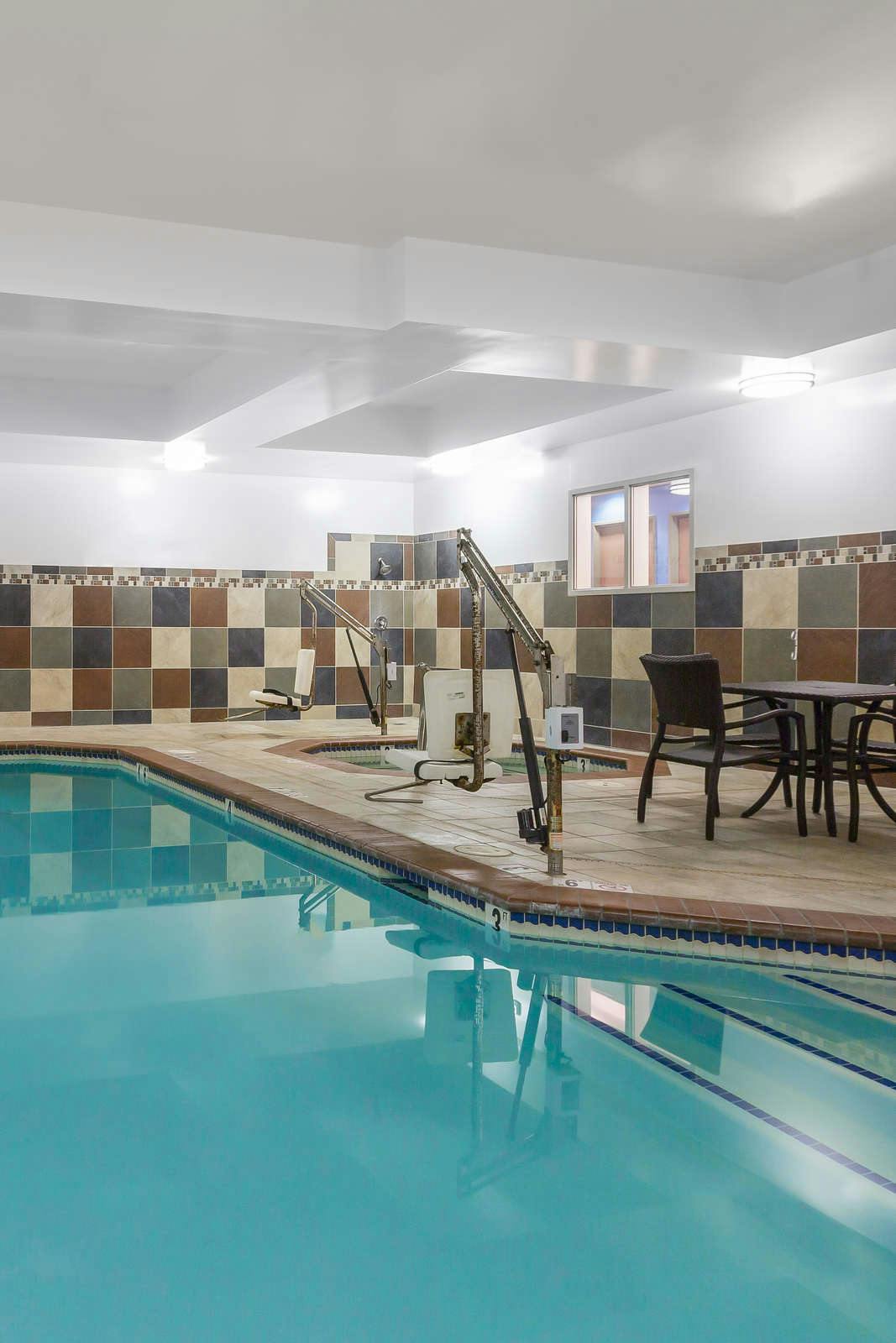 Hotel Holiday Inn Express Hotel & Suites Eugene photo 1