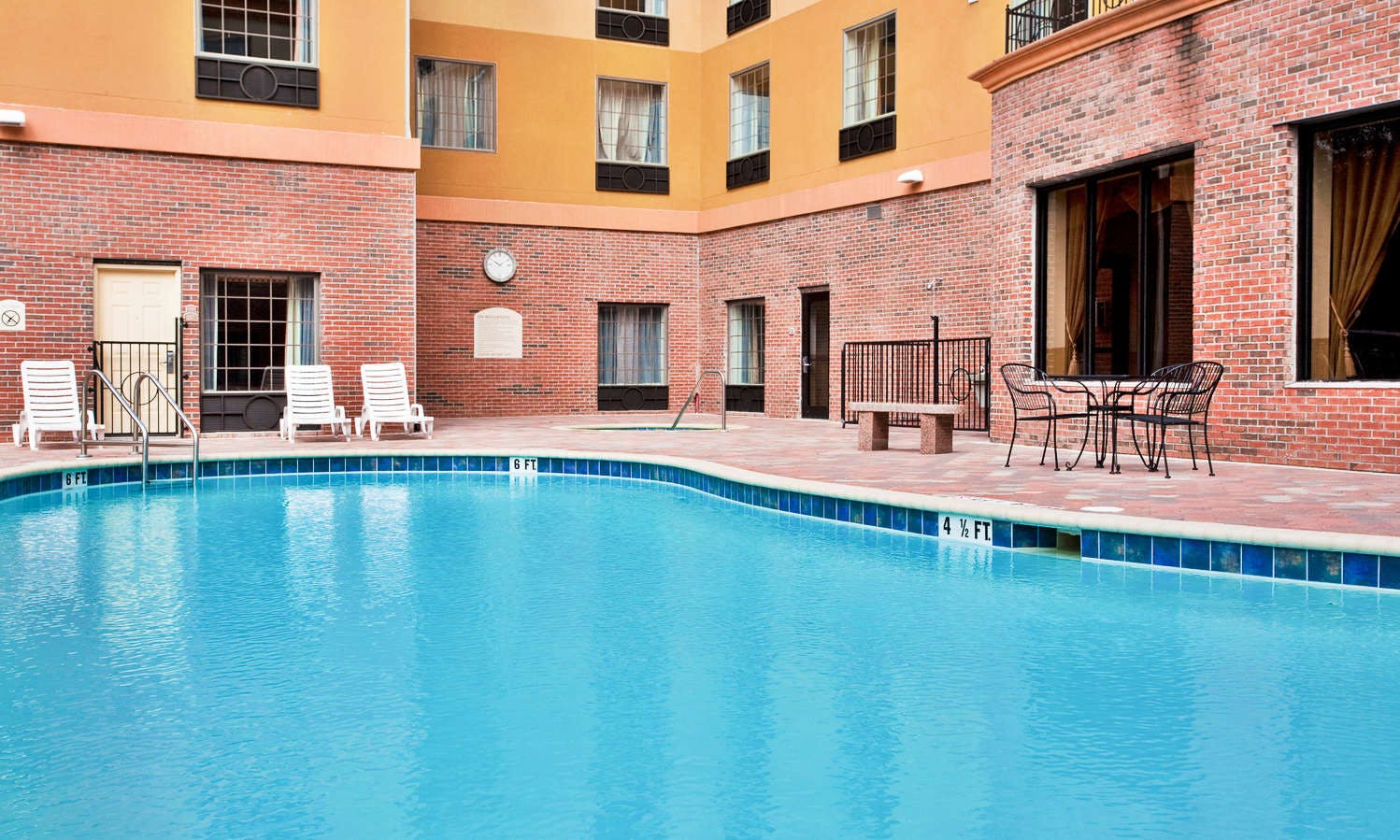 Holiday Inn Express Tampa Stadium