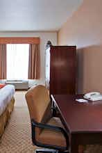 Hotel Holiday Inn Express Tampa Stadium photo 4