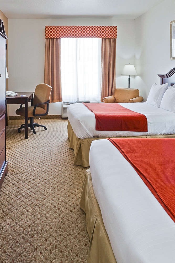 Hotel Holiday Inn Express Tampa Stadium photo 5