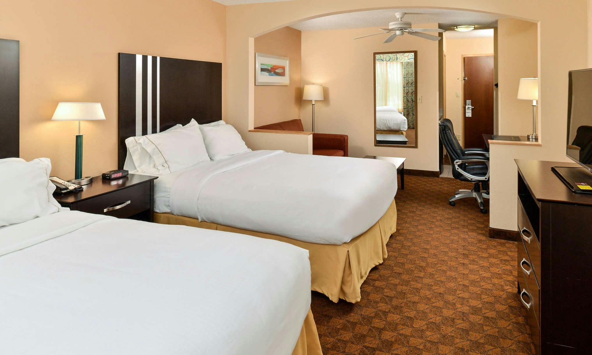 Holiday Inn Express Hotel & Suites Blue Ash
