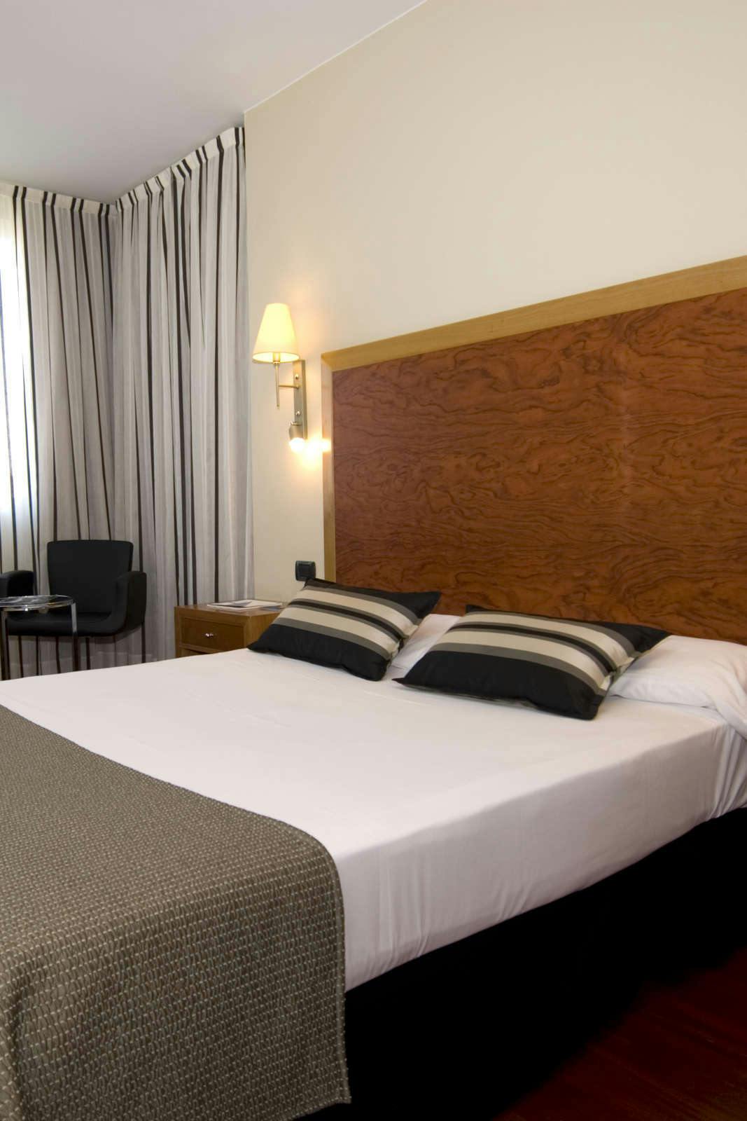 Hotel Exe Plaza Delicias photo 1