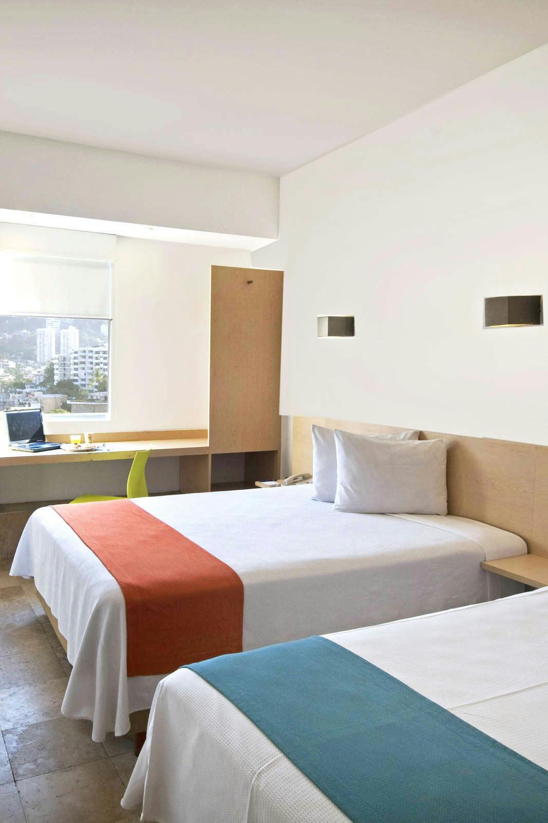 Hotel One Acapulco Costera photo 3