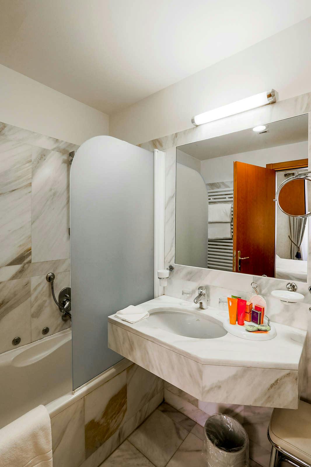 Hotel UNAWAY Hotel Empire Roma photo 3