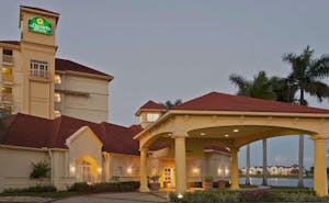 La Quinta Inn & Suites by Wyndham Ft Lauderdale Airport