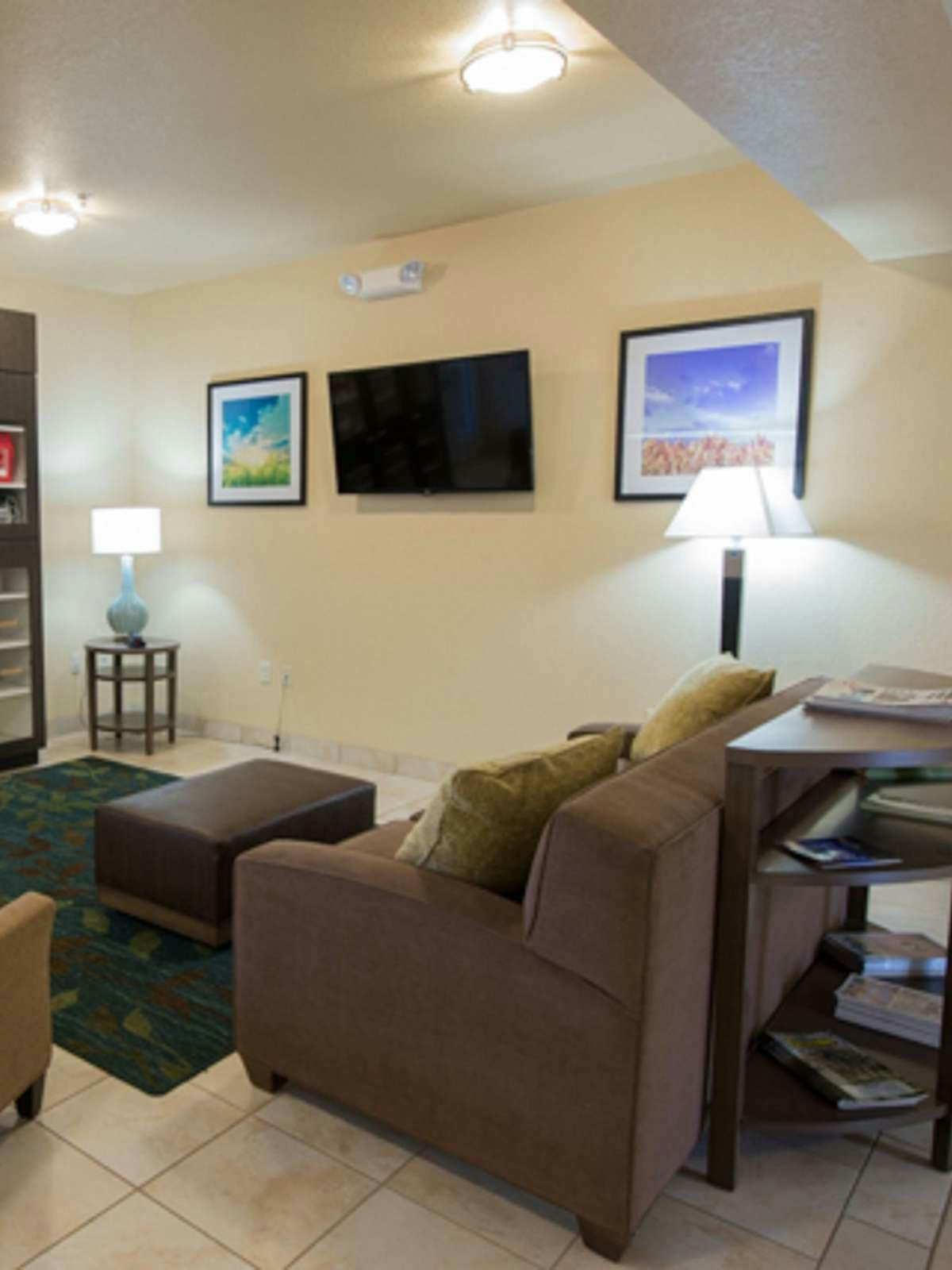 Hotel Candlewood Suites Bismarck photo 3