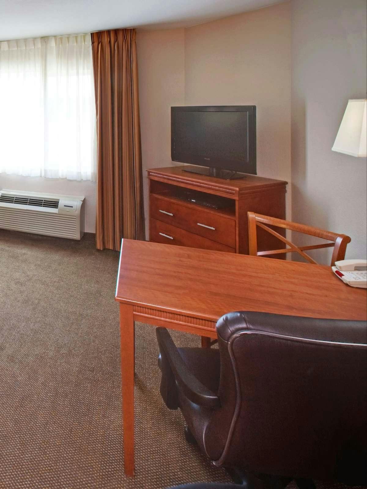 Hotel Candlewood Suites Bellevue photo 2