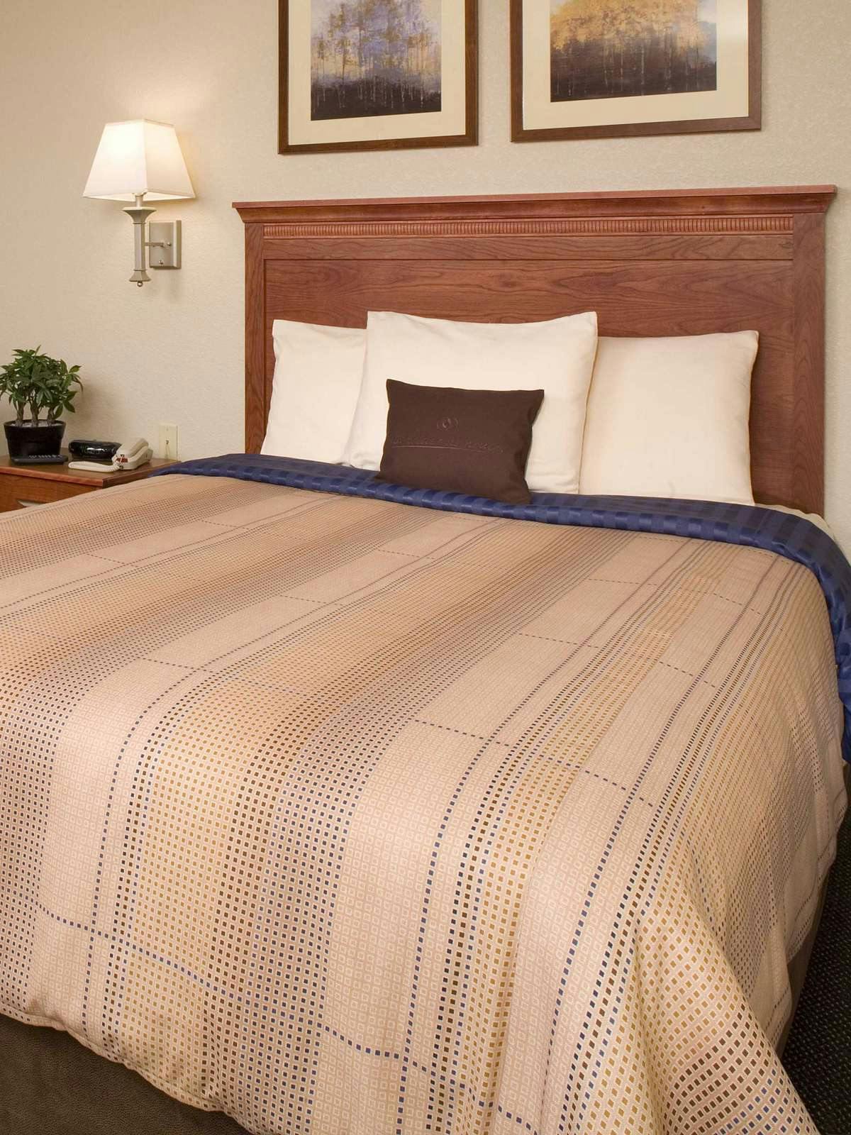 Hotel Candlewood Suites Bellevue photo 1