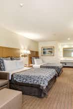 Hotel Anaheim Desert Inn & Suites photo 2