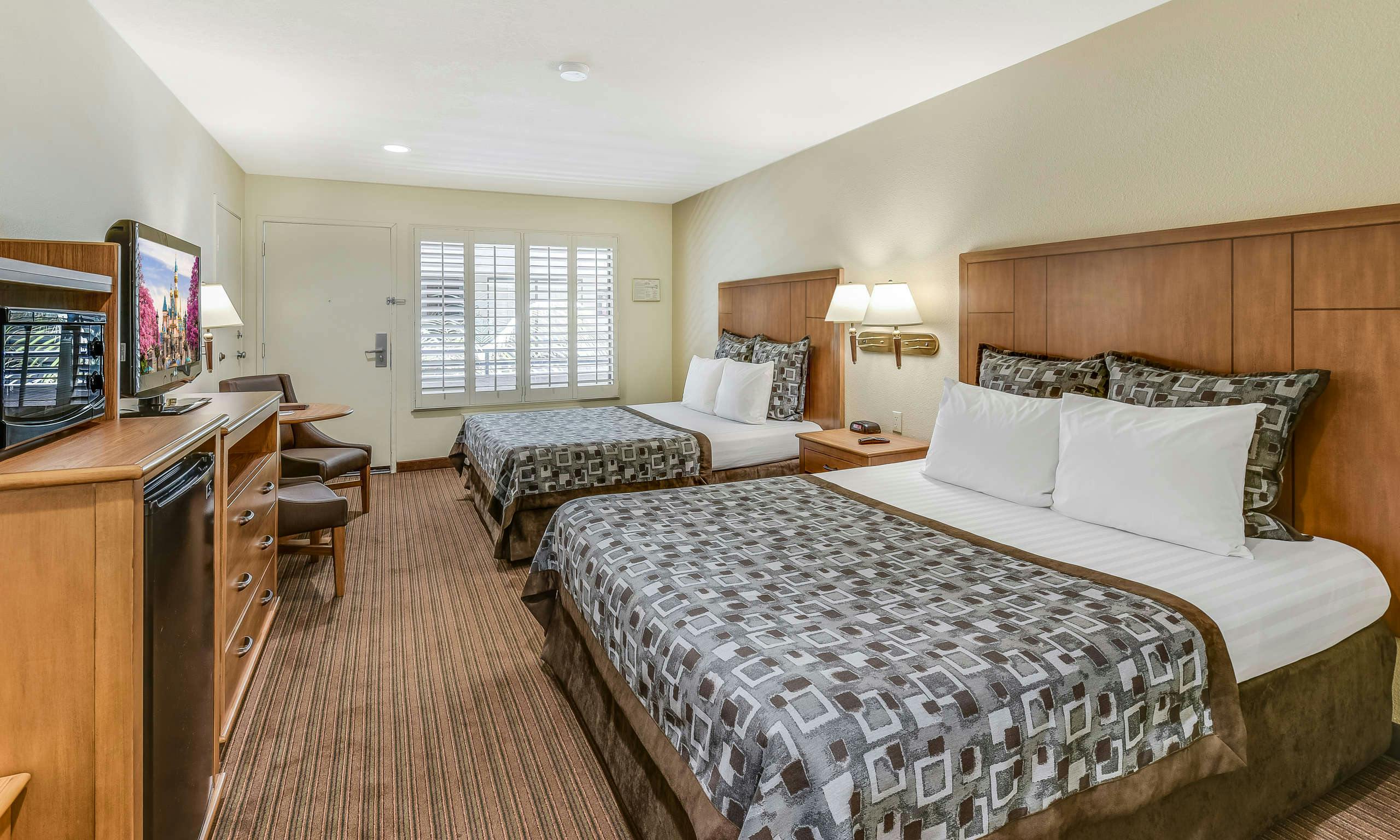 Anaheim Desert Inn & Suites