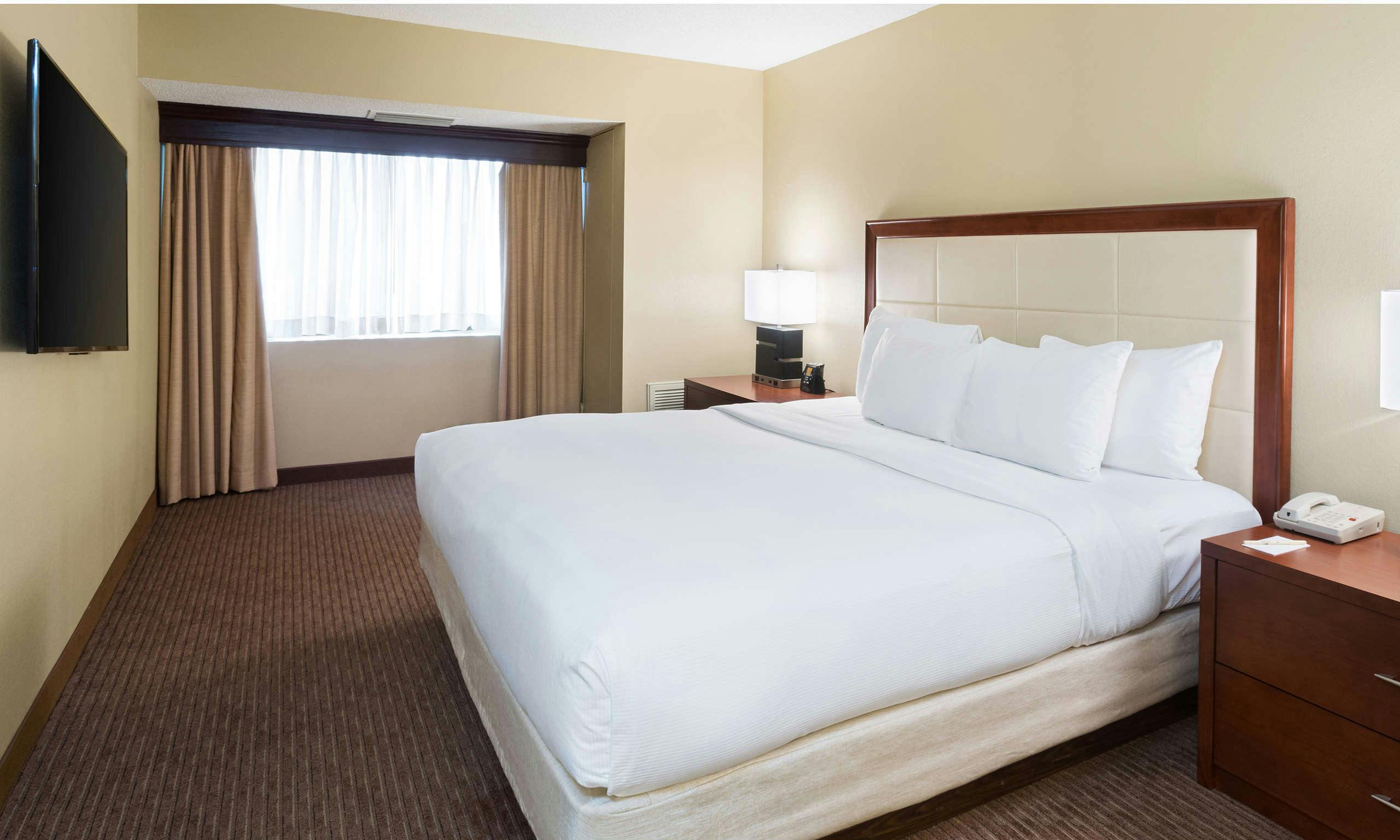 DoubleTree Suites by Hilton Cincinnati - Blue Ash