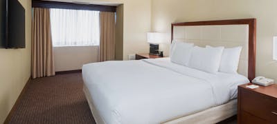 DoubleTree Suites by Hilton Cincinnati - Blue Ash