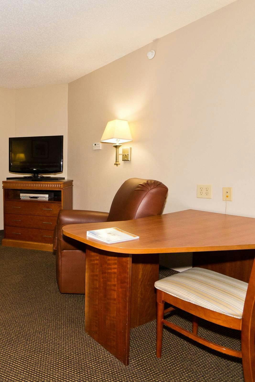 Hotel Candlewood Suites Harrisonburg photo 2