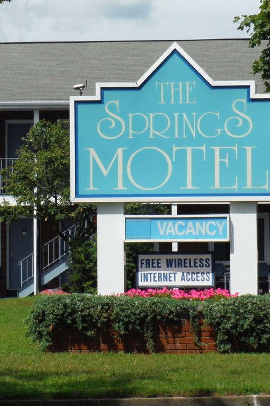 Hotel The Springs Motel photo 4