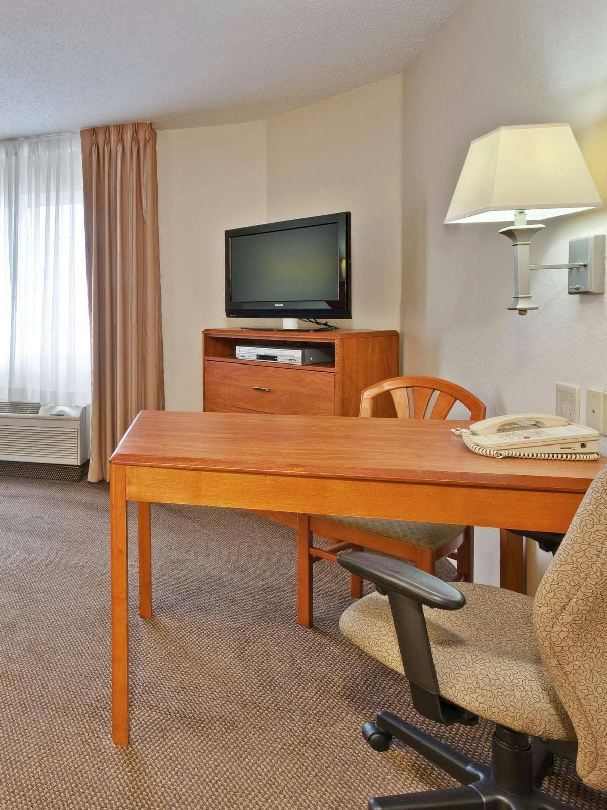 Hotel Candlewood Suites Indianapolis photo 2