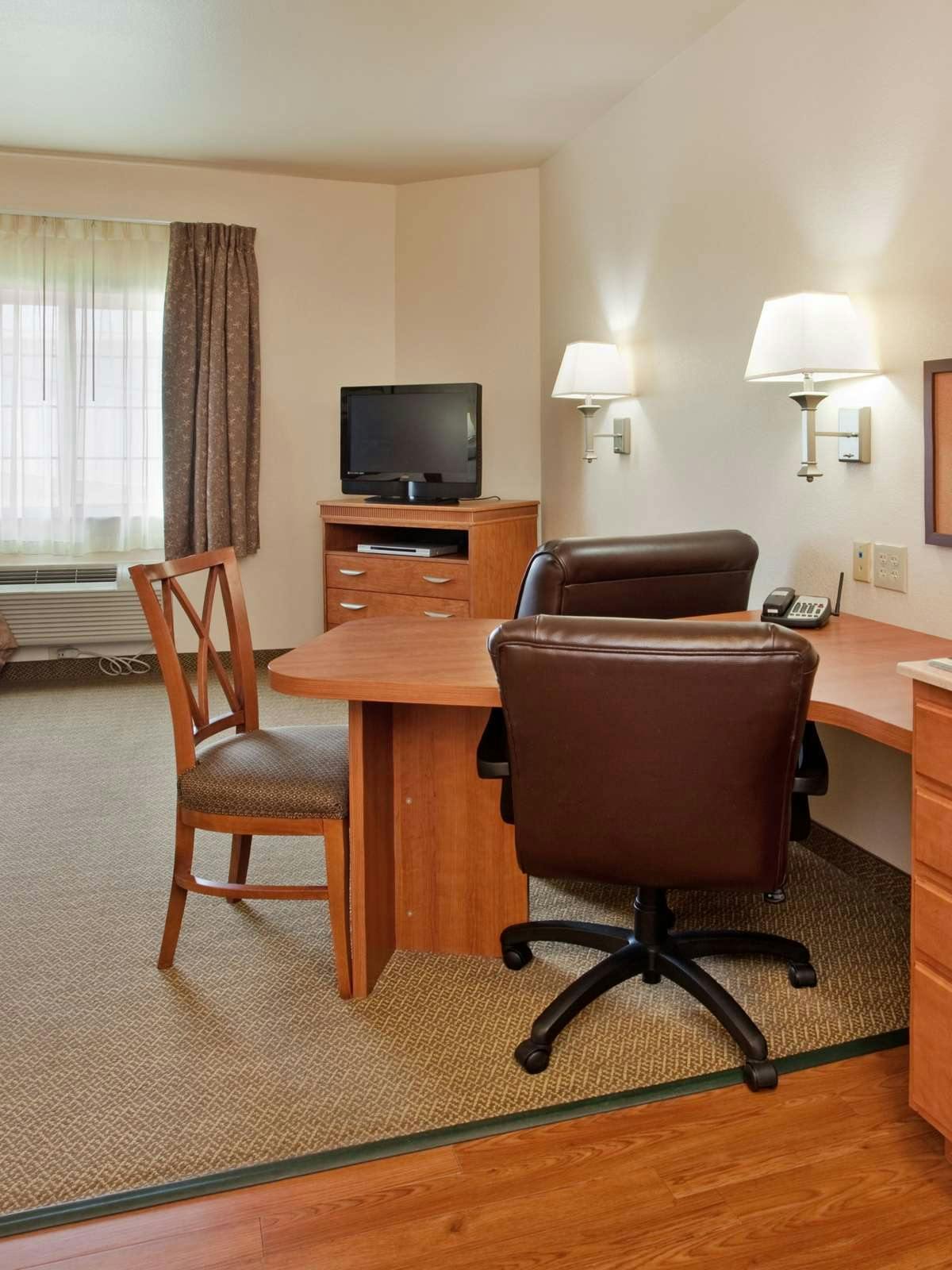 Hotel Candlewood Suites Jefferson City photo 2