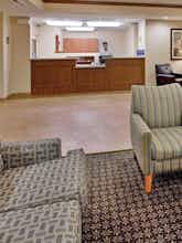 Hotel Candlewood Suites Kansas City Northeast photo 3