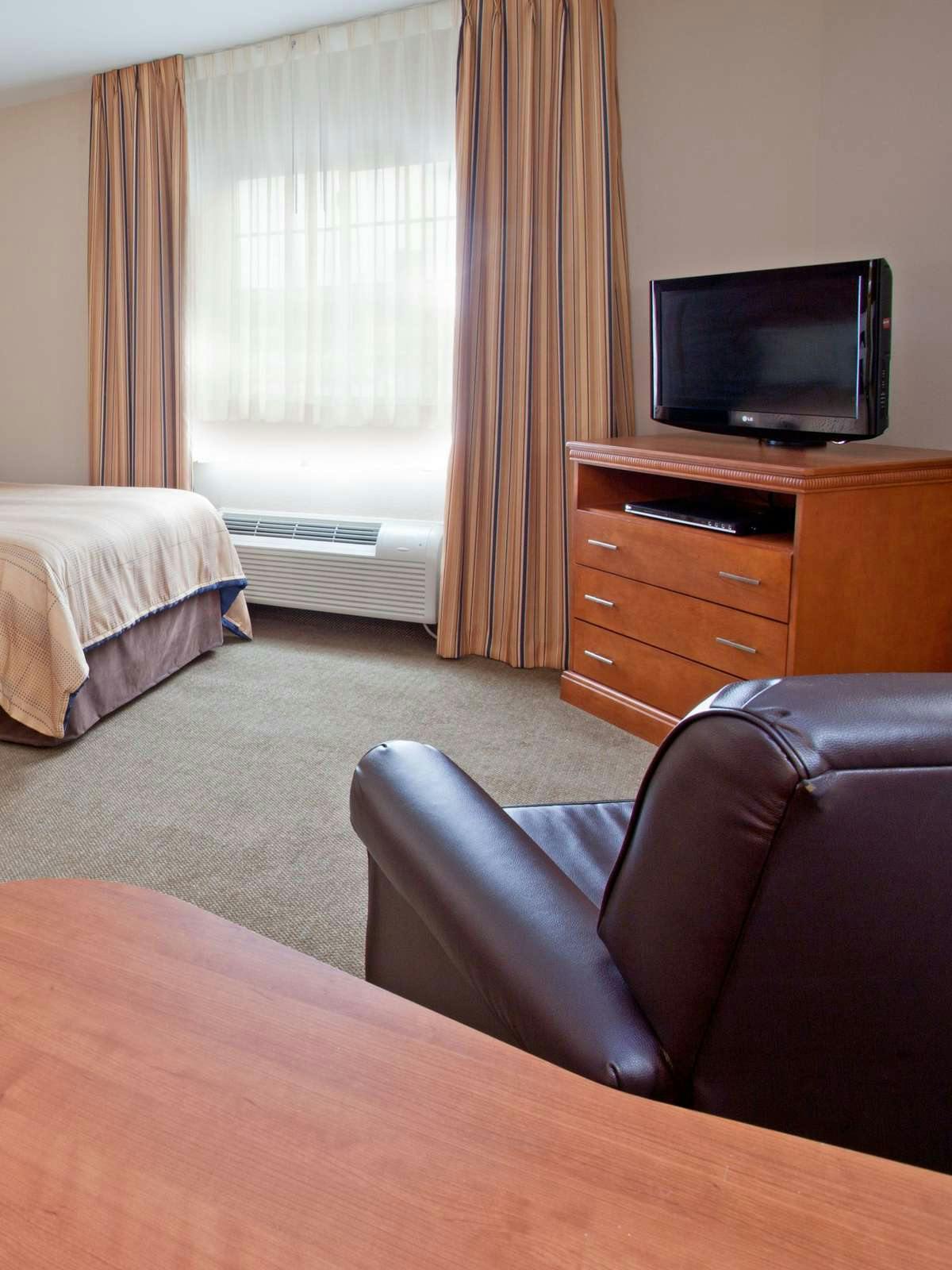 Hotel Candlewood Suites League City photo 2