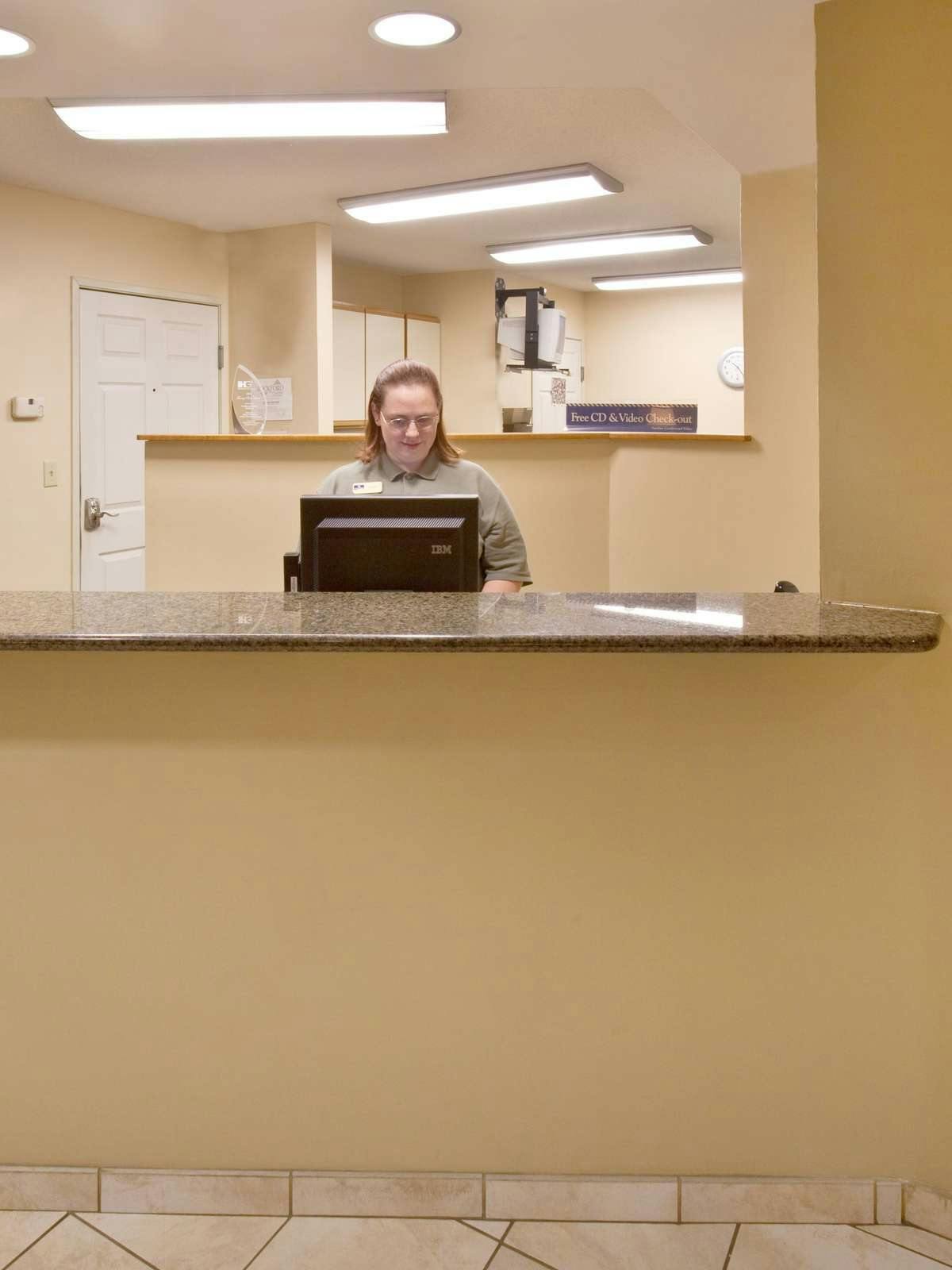 Hotel Candlewood Suites Rockford photo 3