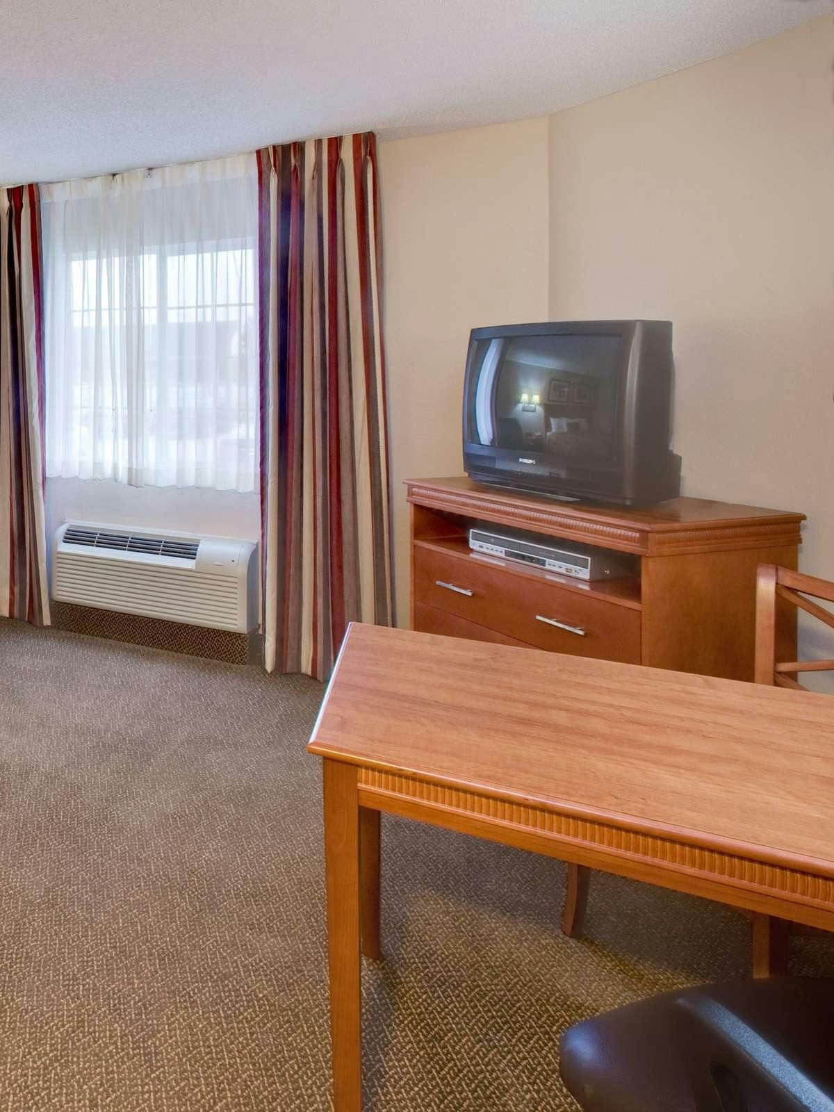 Hotel Candlewood Suites Rockford photo 2