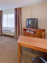 Hotel Candlewood Suites Rockford photo 2