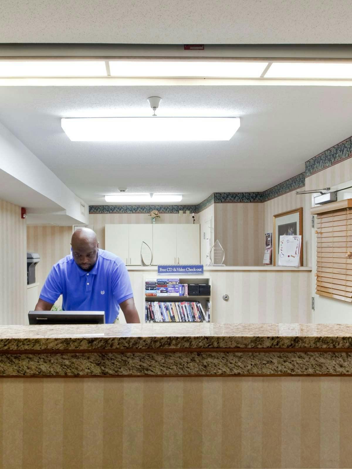 Hotel Candlewood Suites Richmond South photo 3