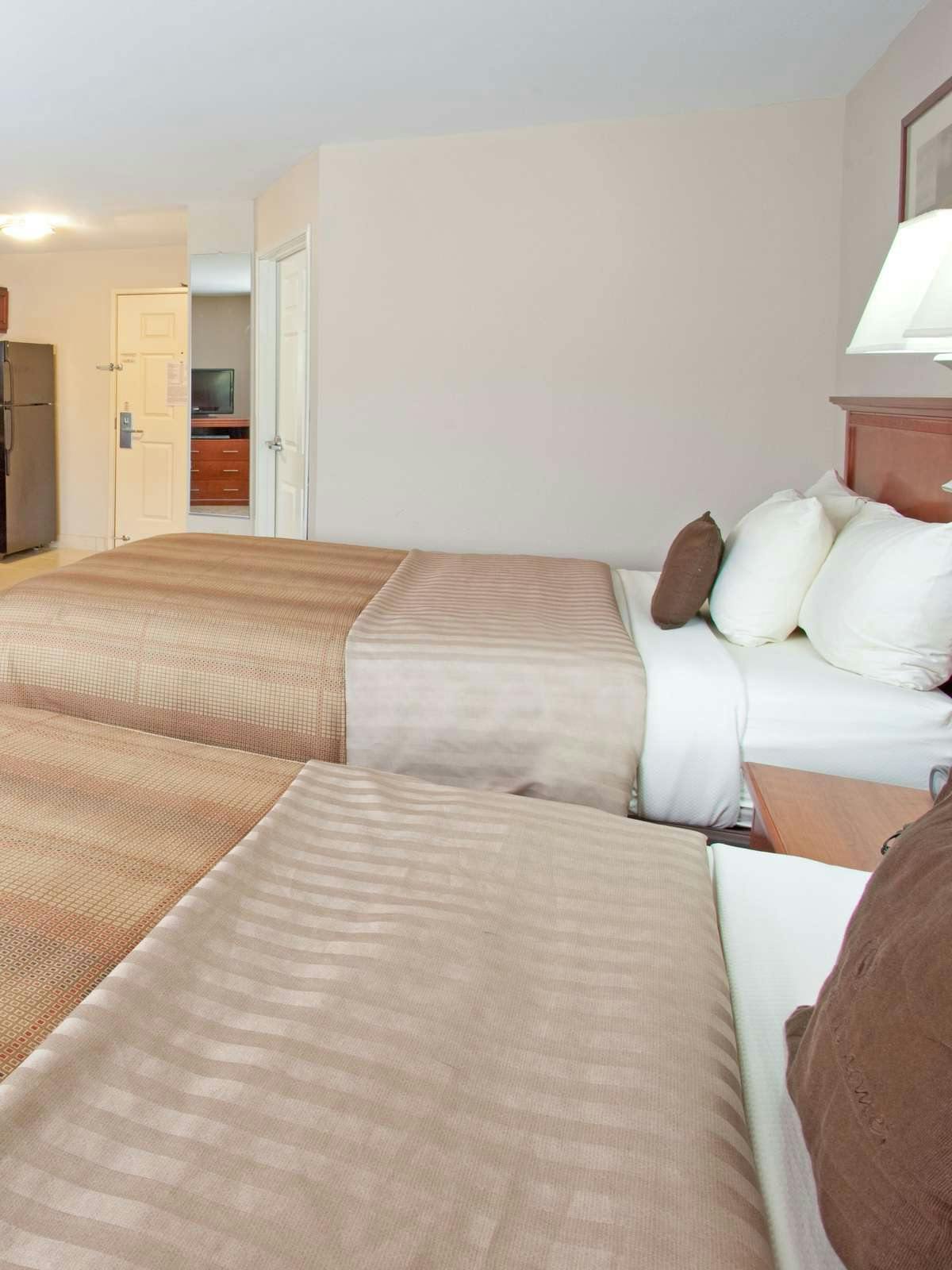 Hotel Candlewood Suites South Bend Airport photo 1