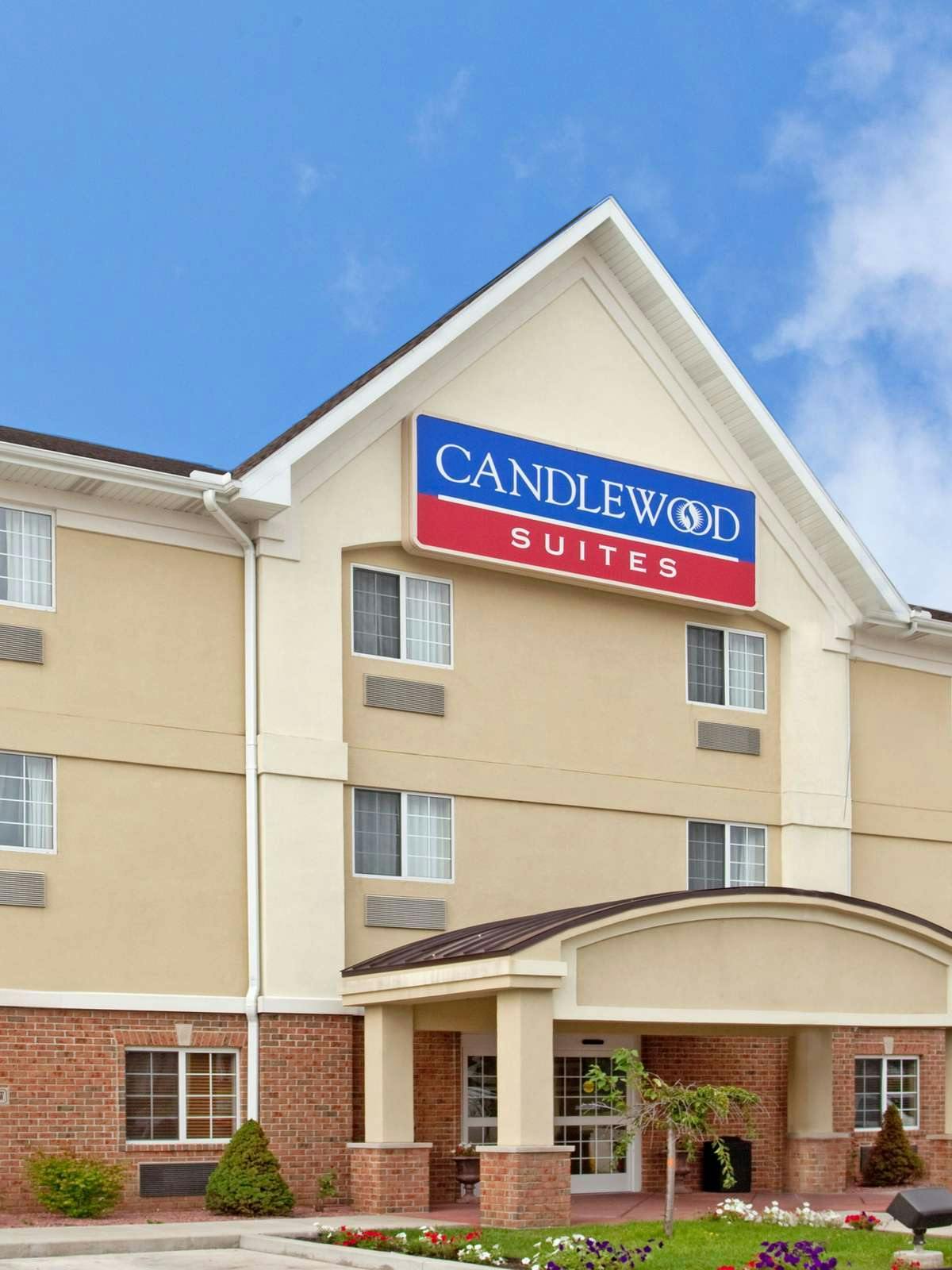 Hotel Candlewood Suites South Bend Airport photo 4