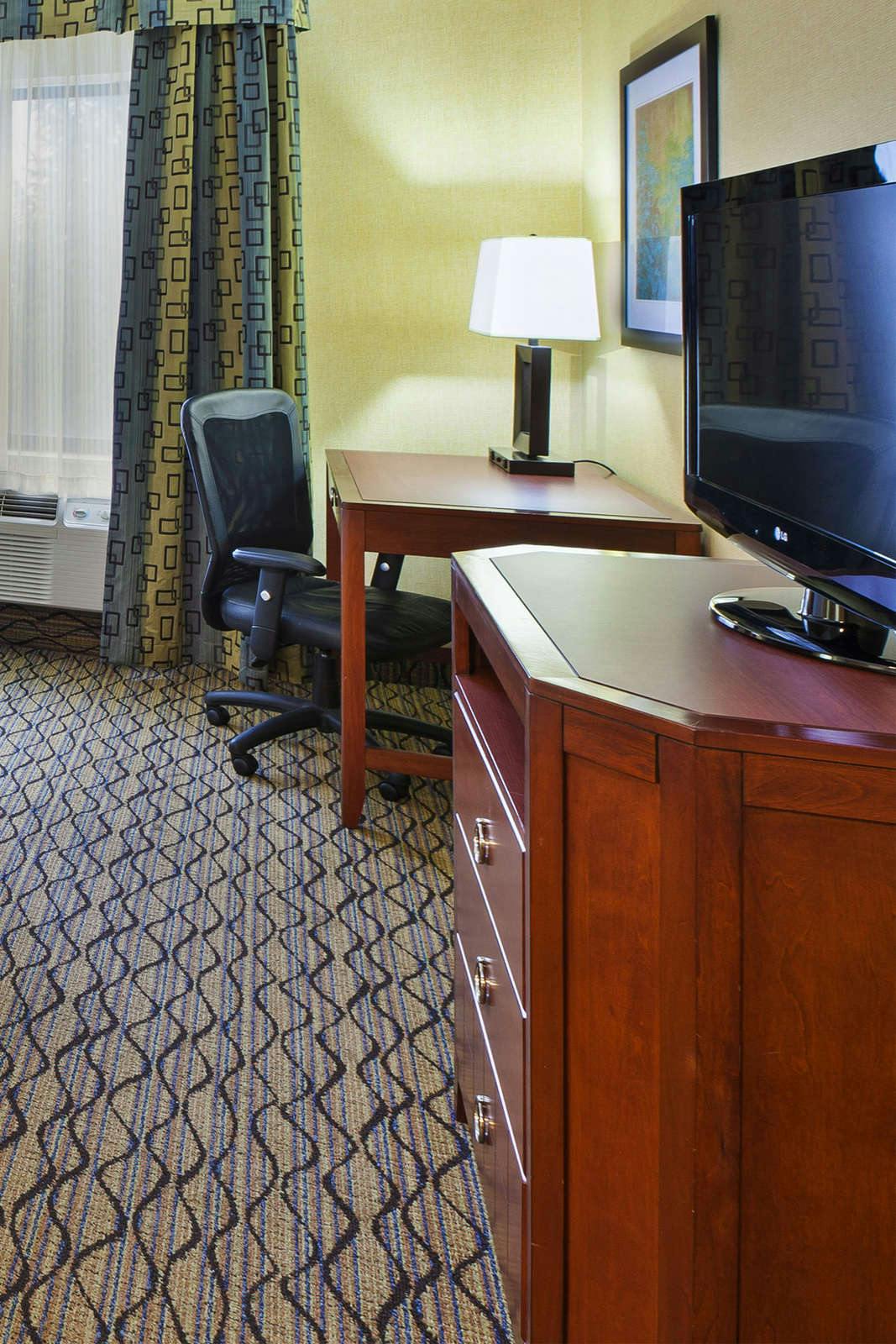 Hotel Holiday Inn Express Hotel & Suites Belleville photo 3