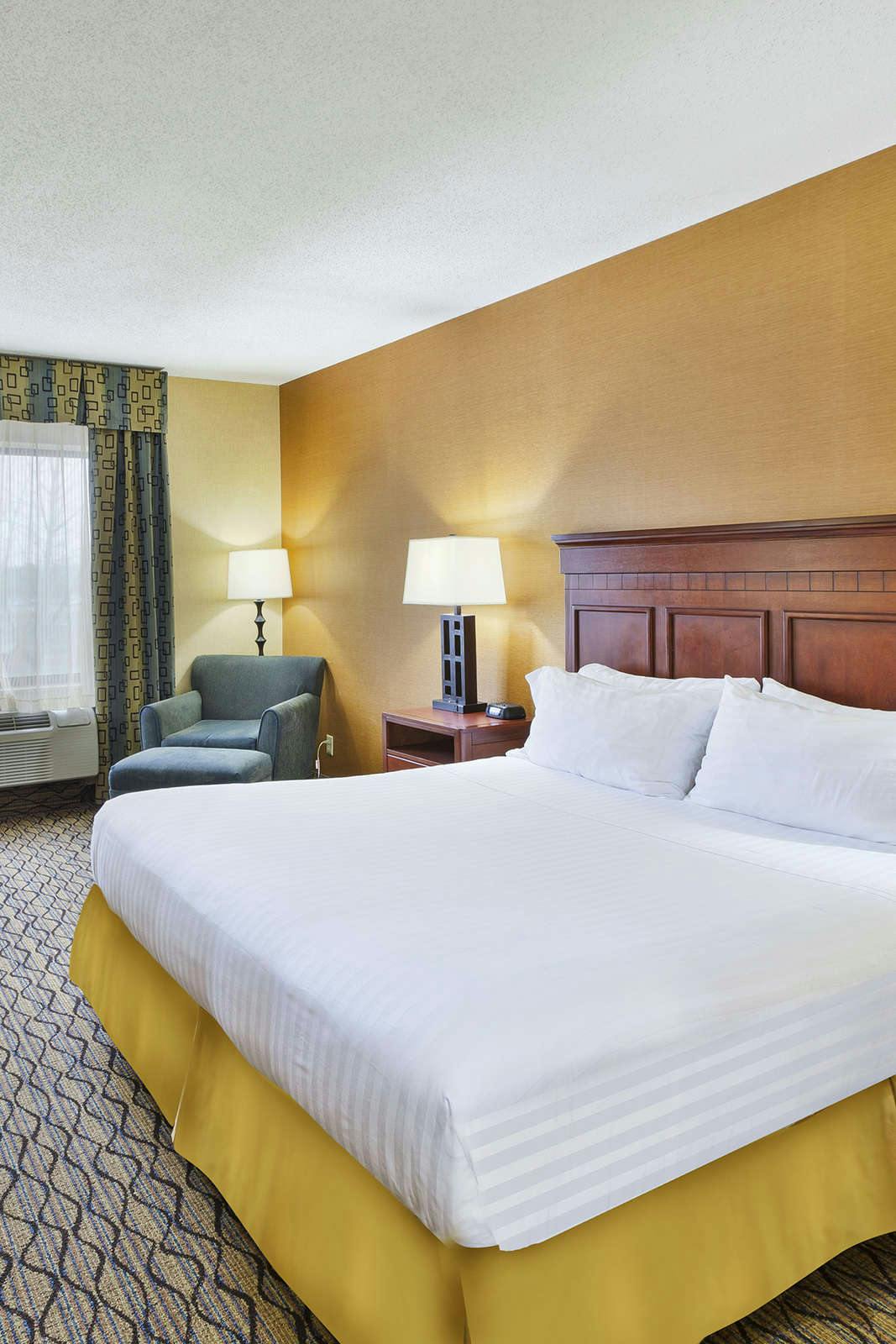 Hotel Holiday Inn Express Hotel & Suites Belleville photo 1