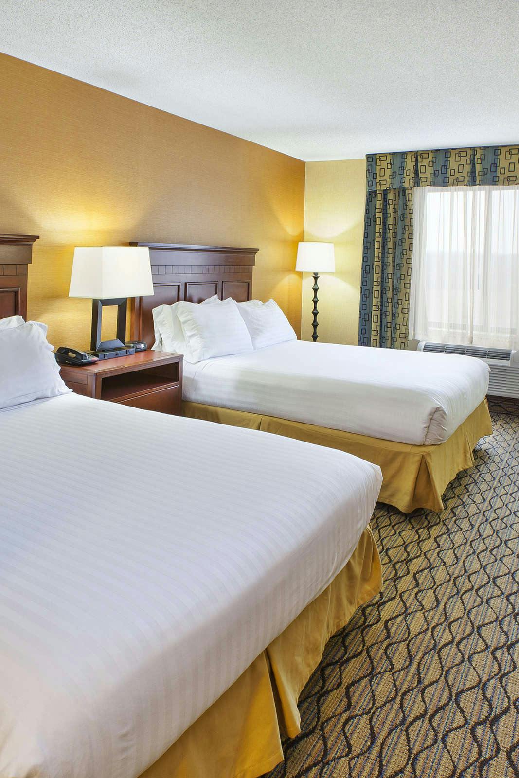 Hotel Holiday Inn Express Hotel & Suites Belleville photo 5