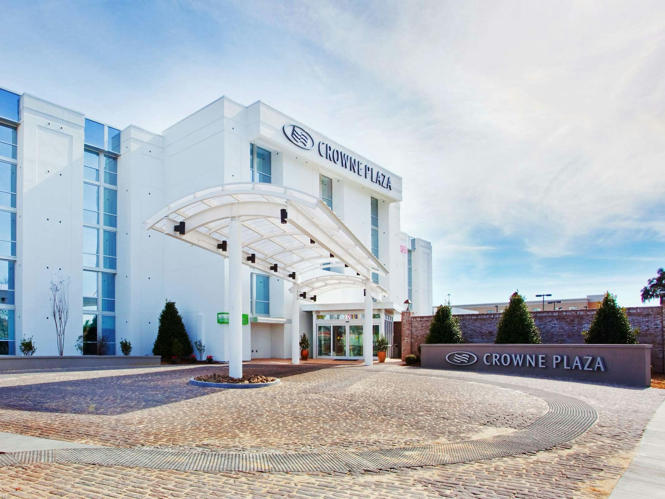 Crowne Plaza Charleston Airport