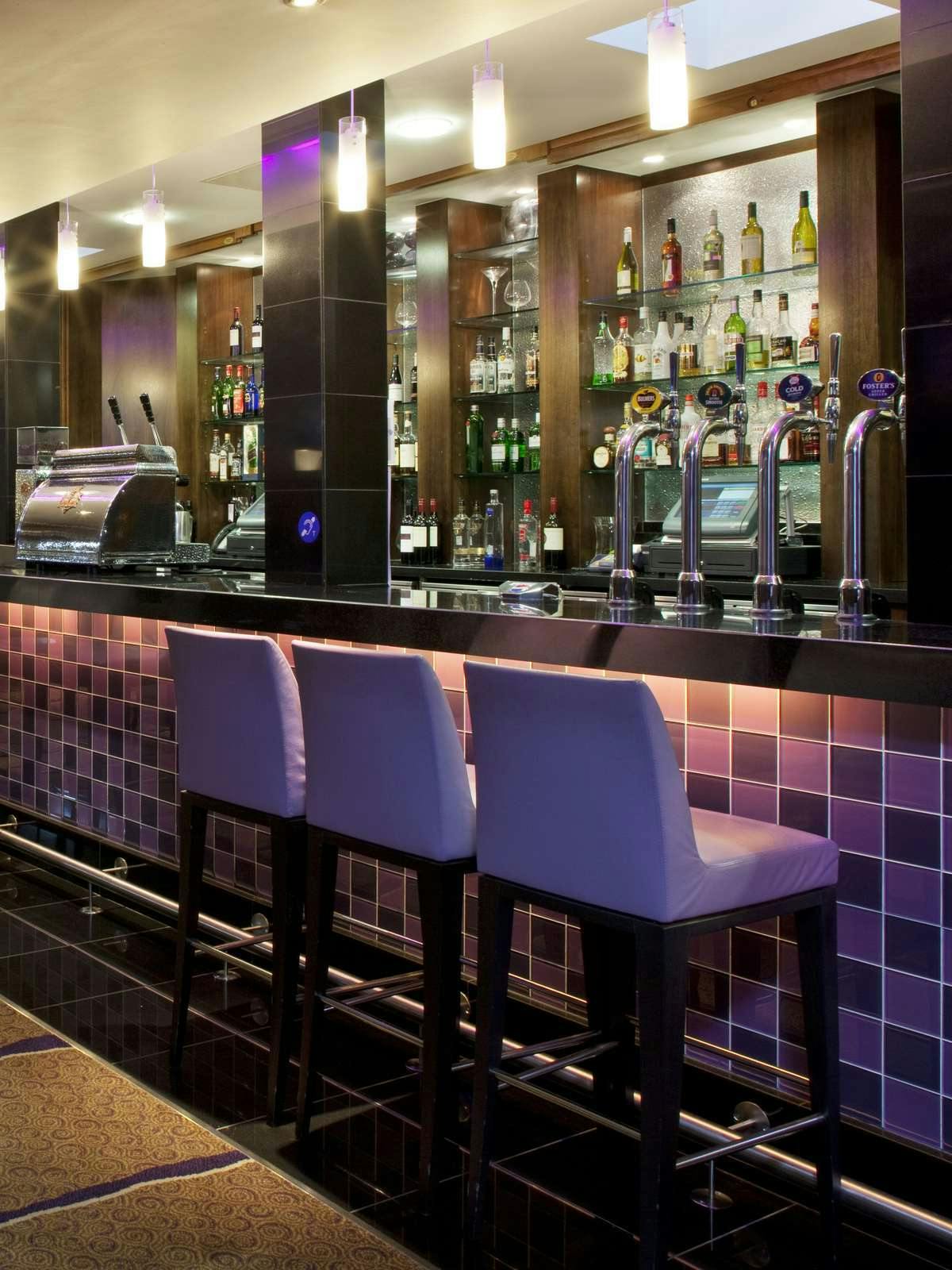 Hotel Crowne Plaza London Ealing photo 2
