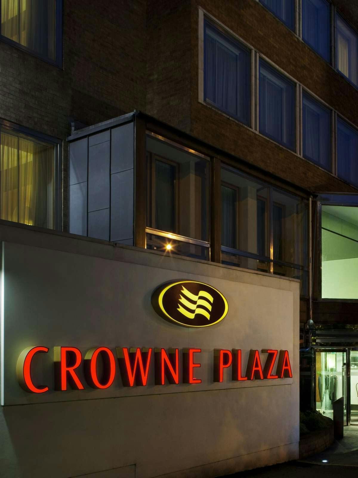 Hotel Crowne Plaza London Ealing photo 4