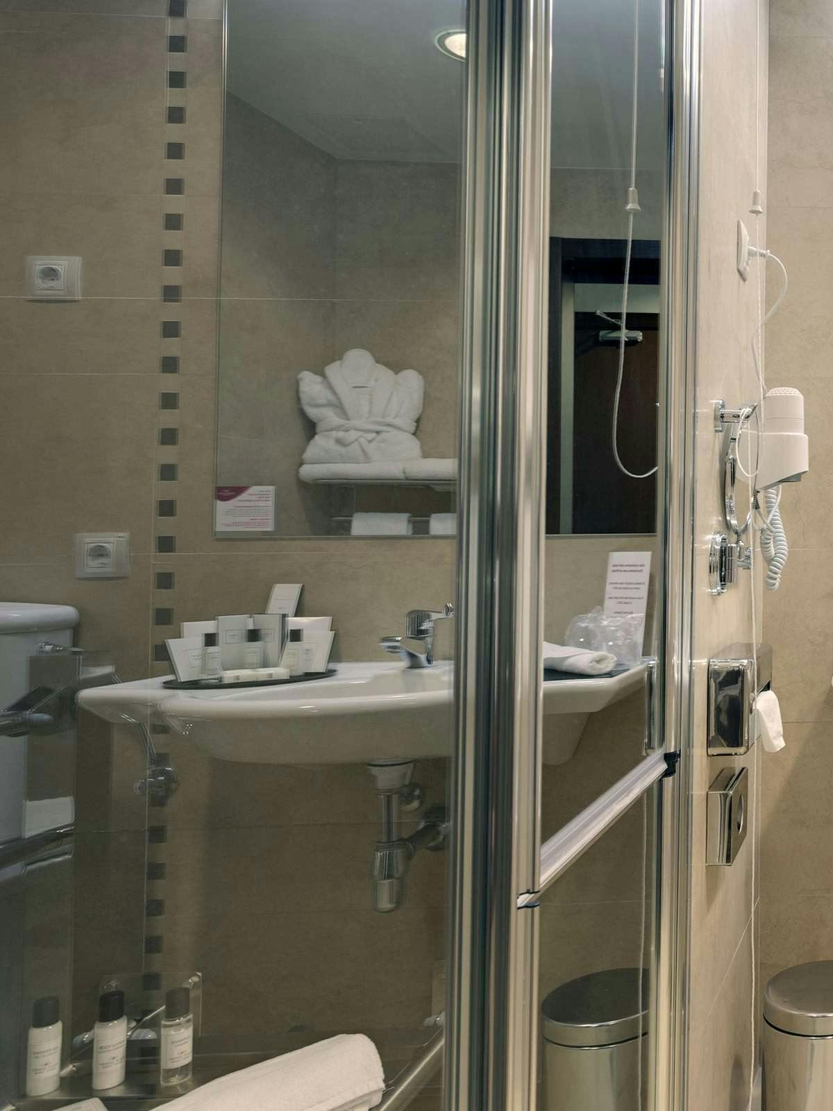 Hotel Crowne Plaza Madrid Airport photo 3