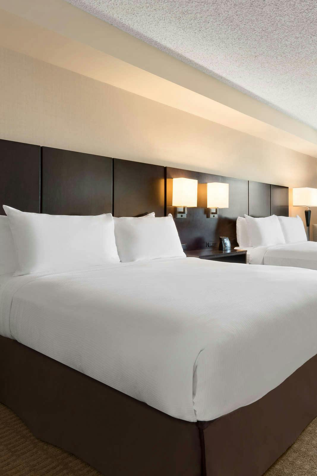 Hotel DoubleTree by Hilton Hotel Wichita Airport photo 2