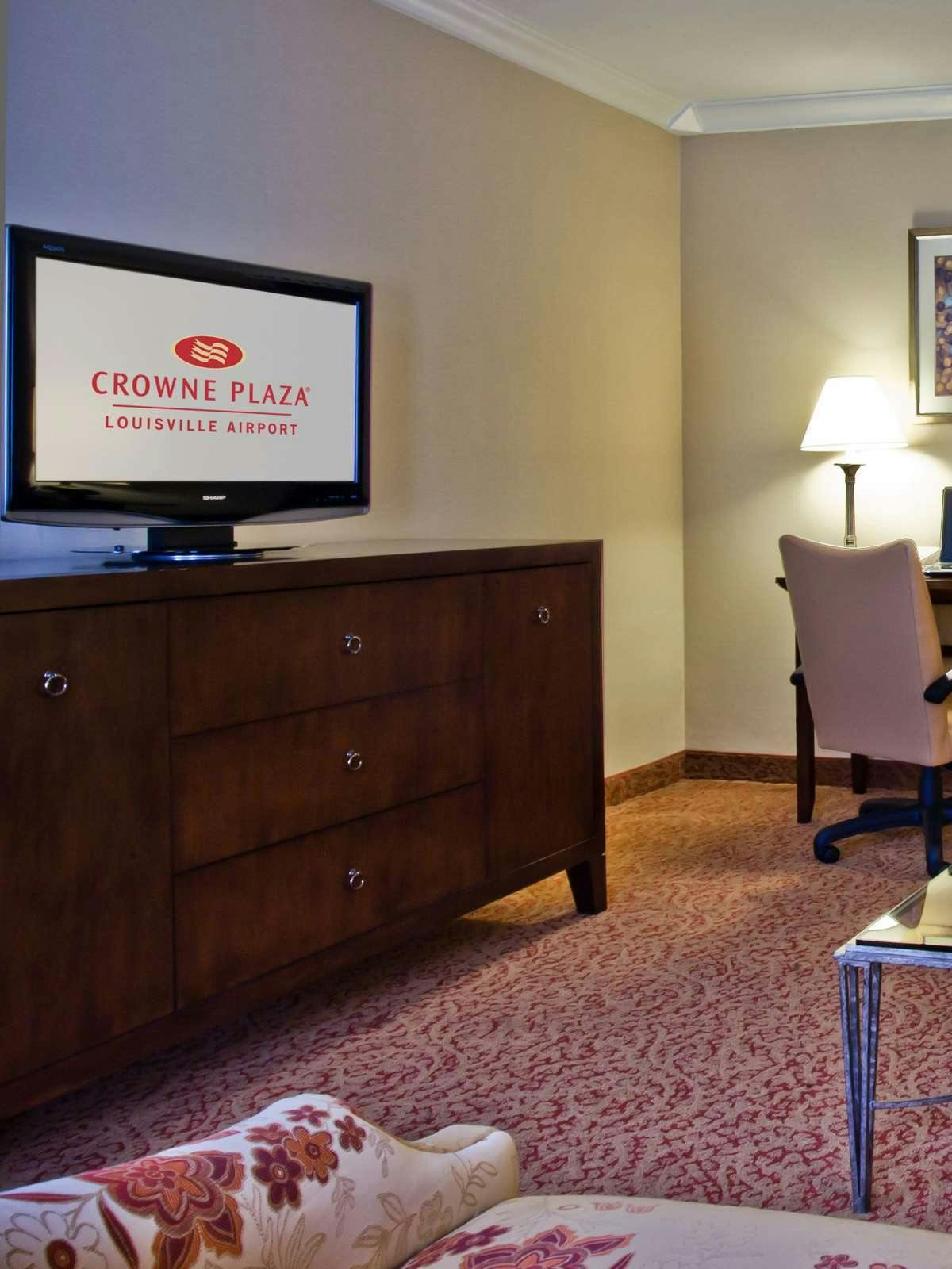 Hotel Crowne Plaza Louisville Airport Expo Ctr photo 3