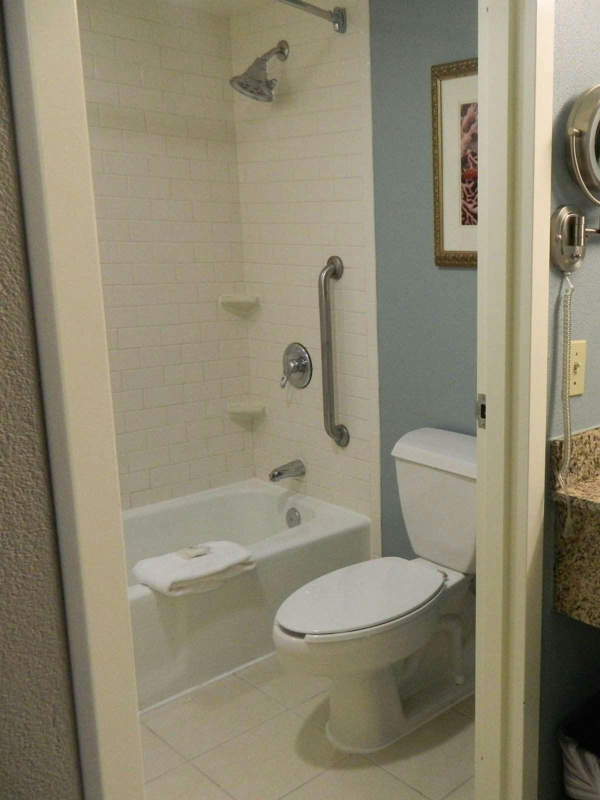 Hotel Crowne Plaza Melbourne Oceanfront photo 2