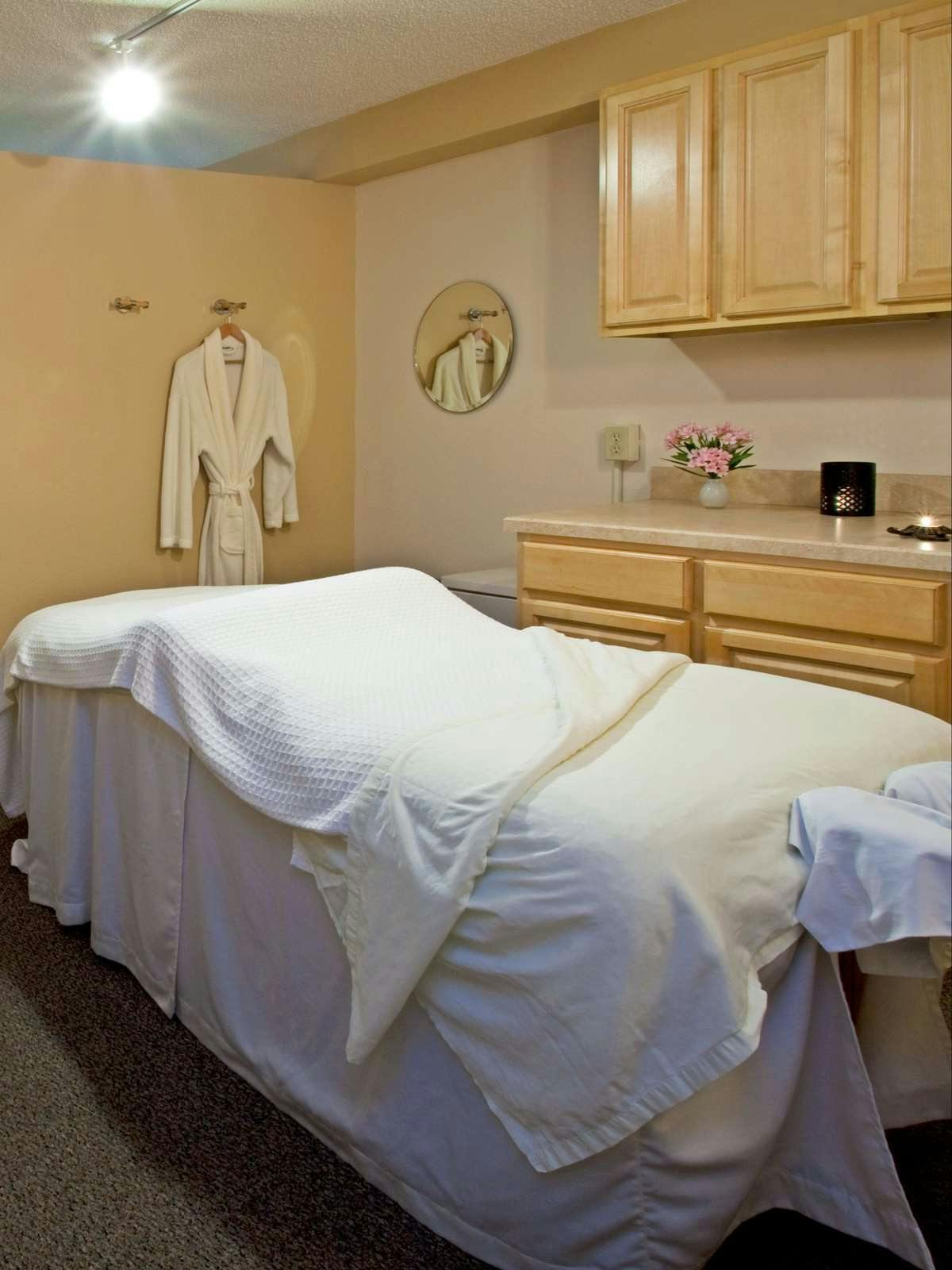 Hotel Crowne Plaza Melbourne Oceanfront photo 5