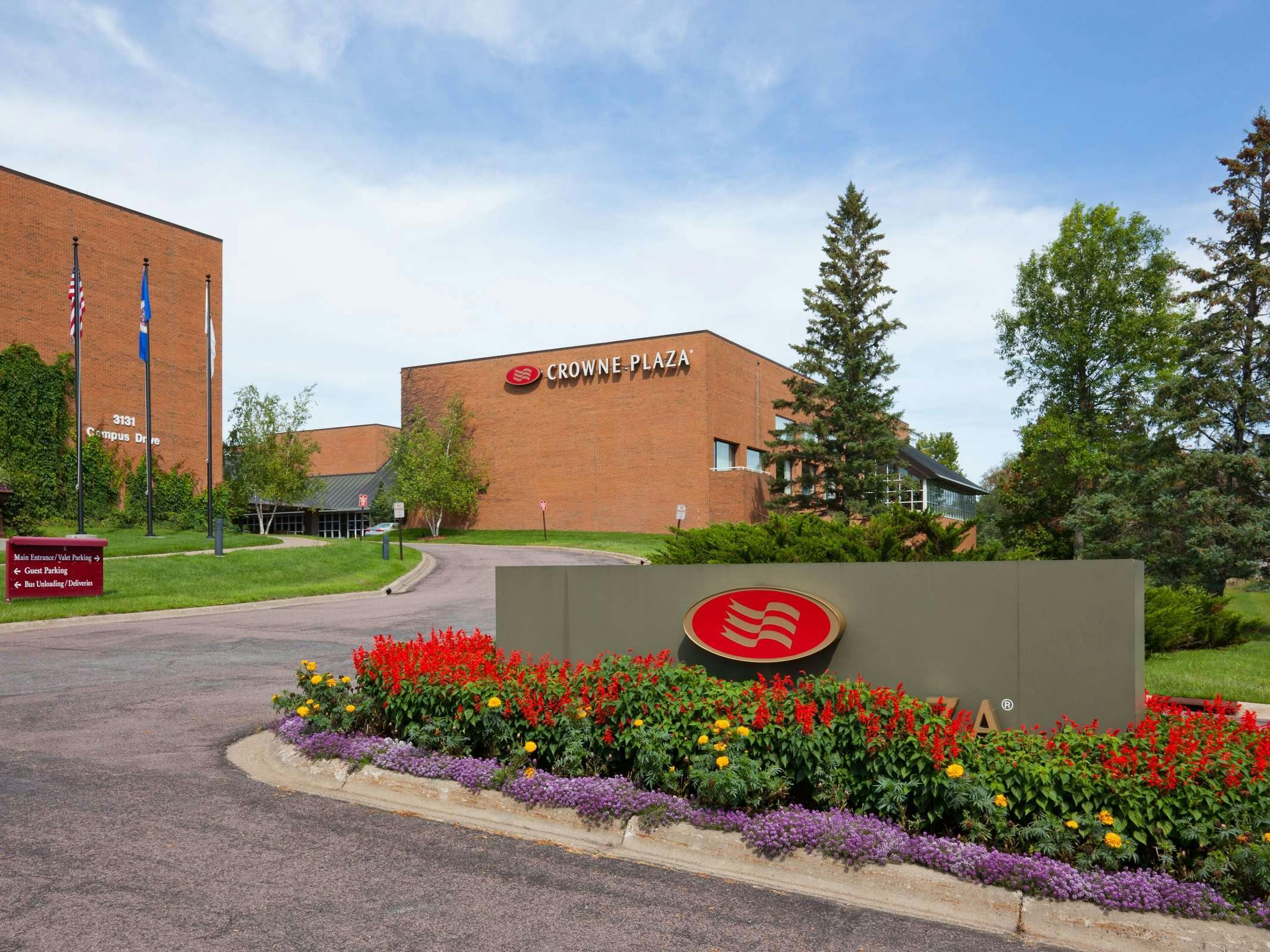Crowne Plaza Minneapolis West
