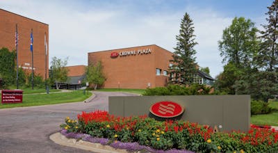 Crowne Plaza Minneapolis West