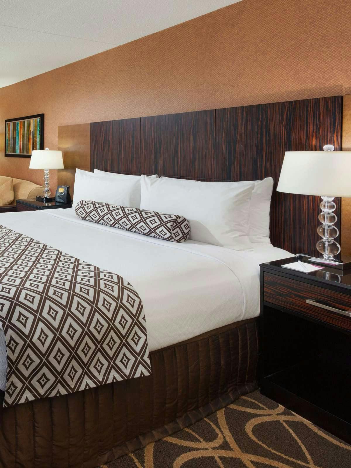 Hotel Crowne Plaza Newark Airport photo 1