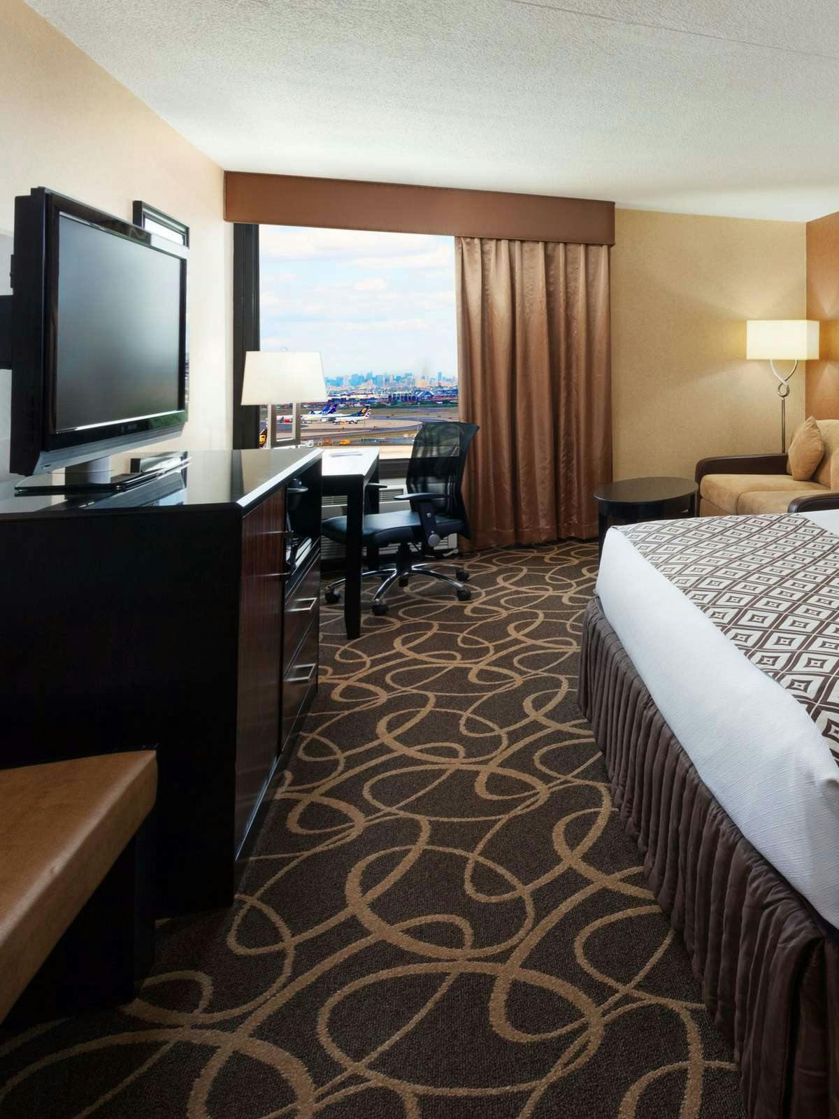 Hotel Crowne Plaza Newark Airport photo 2