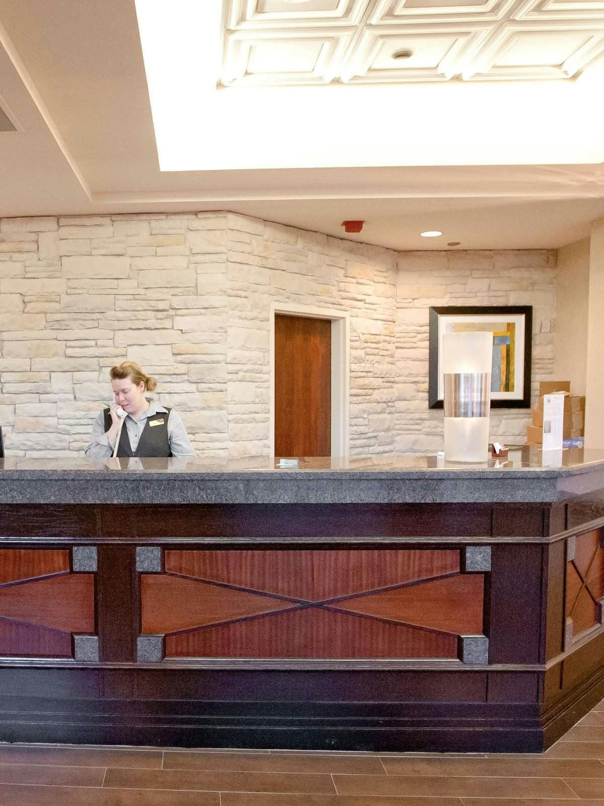 Hotel Crowne Plaza St. Louis Airport photo 5