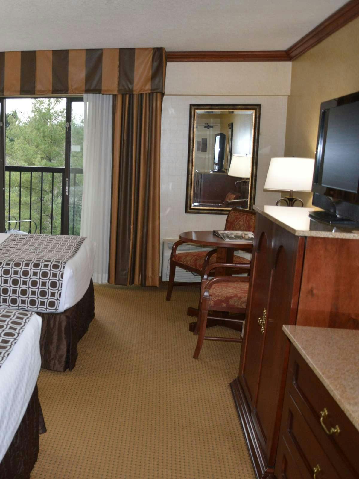 Hotel Crowne Plaza Resort Asheville photo 2